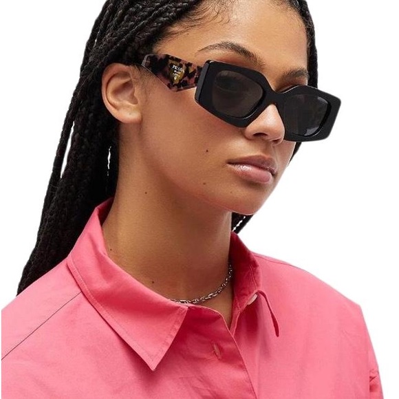 New - PRADA EYEWEAR PR 15YS SUNGLASSES
BLACK & PINK - Picture 4 of 16